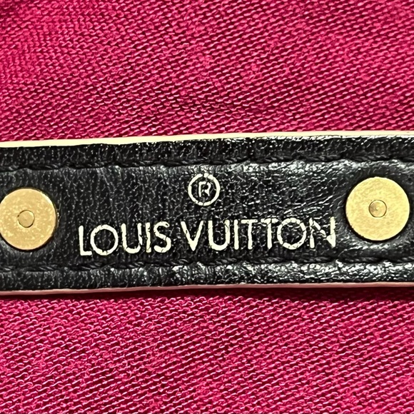 SPECIAL 🥂🎉🎊
SPECIAL Auth Louis Vuitton Triple Wrap - Picture 3 of 7